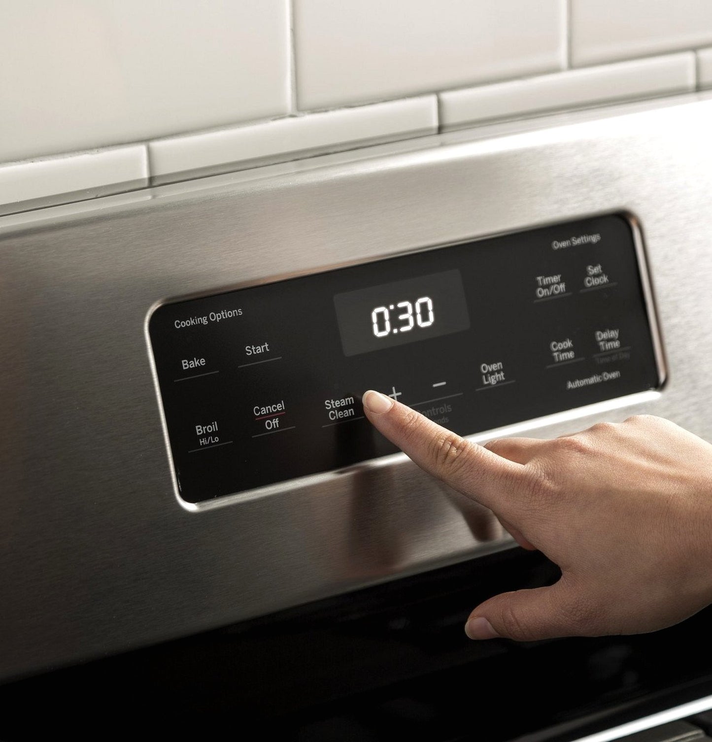 GE 30-Inch Freestanding Gas Range with 4.8 cu. ft. Oven Capacity and Sealed Cooktop Burners