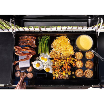 Traeger Flatrock Flat Top Grill Griddle Three Burners EZ-Clean Carbon Steel