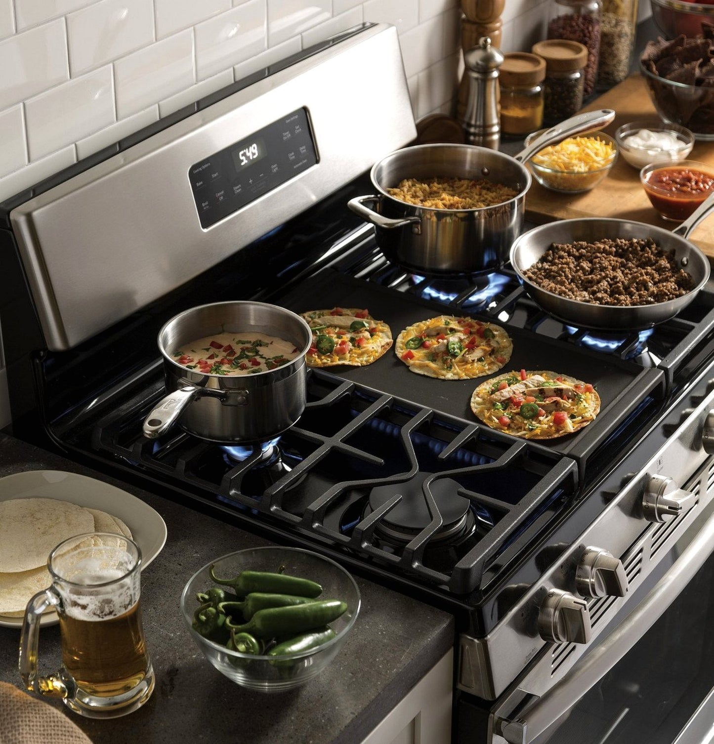 GE 30-Inch Freestanding Gas Range with 4.8 cu. ft. Oven Capacity and Sealed Cooktop Burners