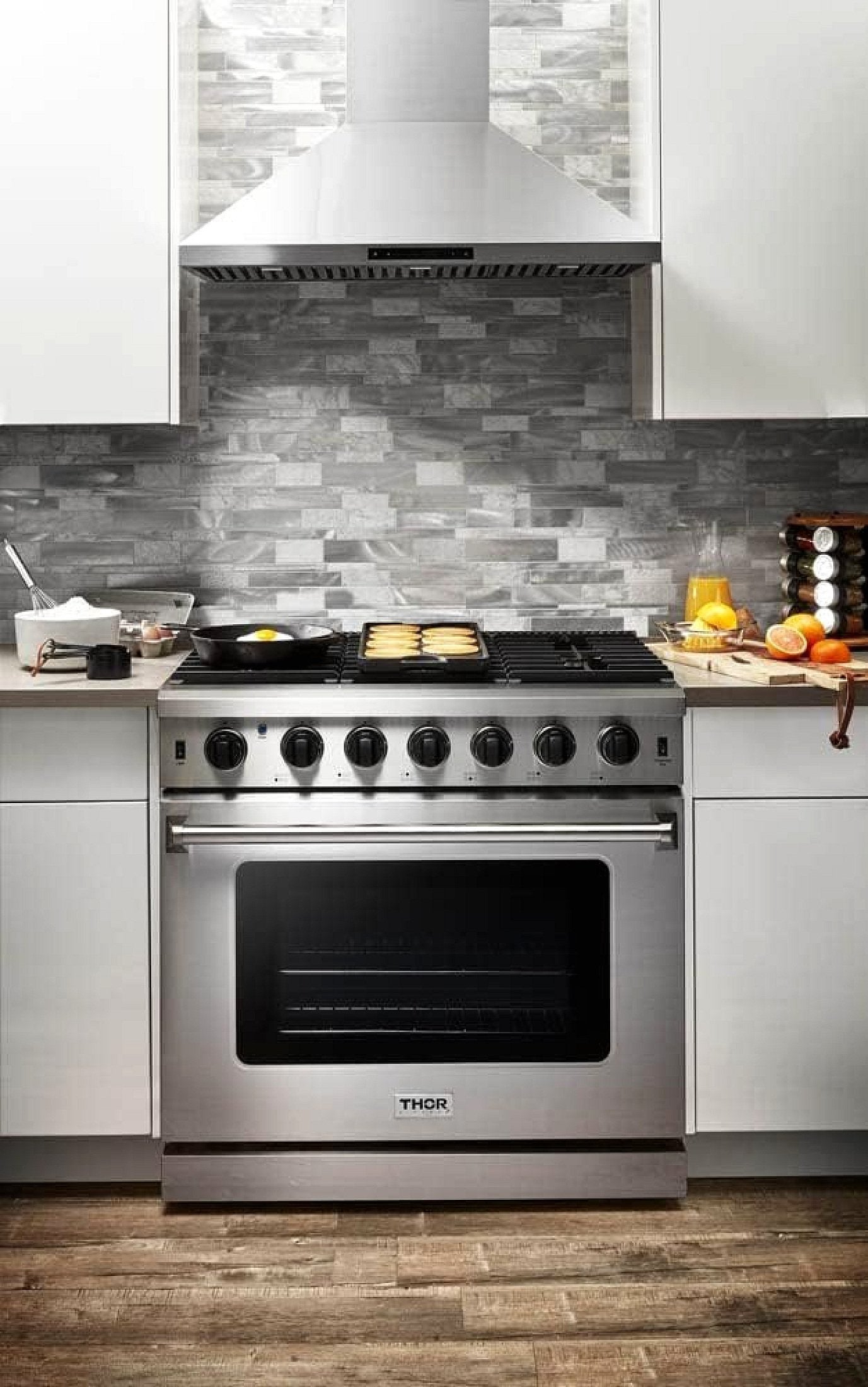 Thor Kitchen LRG3601U 36-Inch Professional Freestanding Gas Range with Convection Oven, Stainless Steel