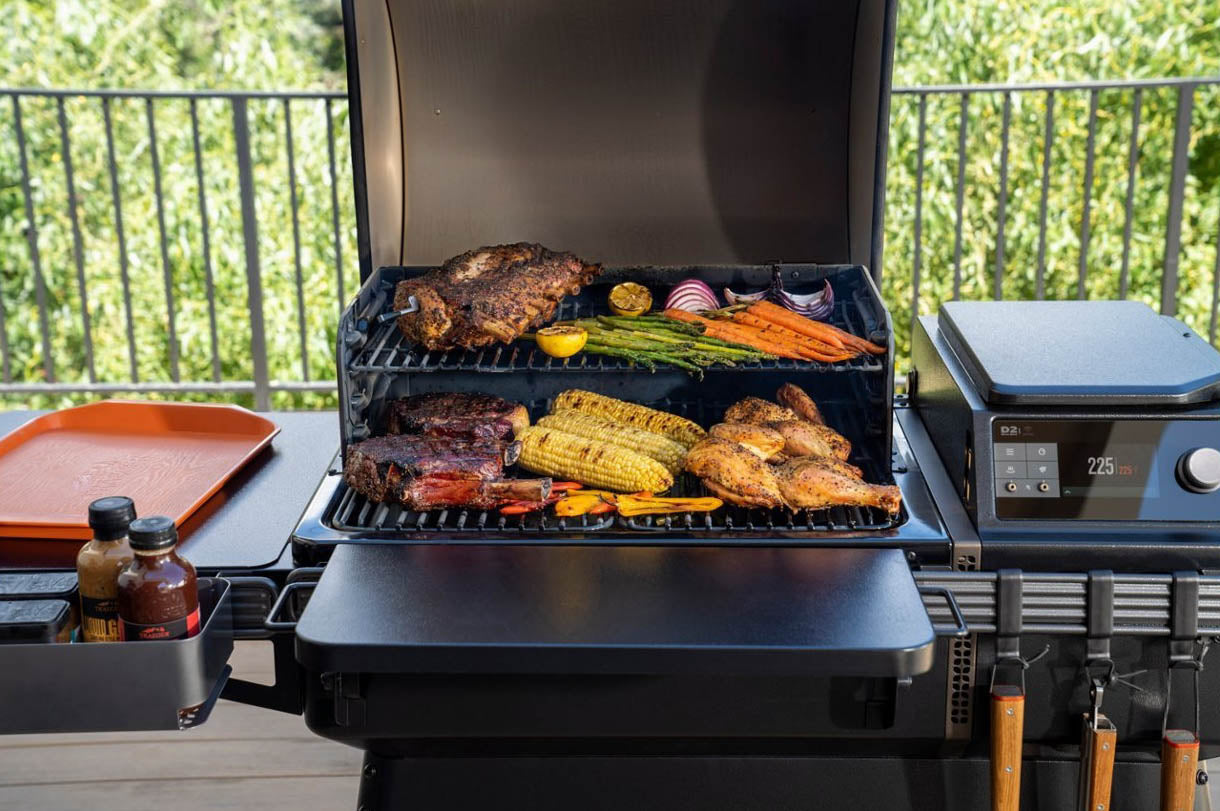 Traeger Ironwood Wood Pellet Grill Temperature Control Wifi Insulated TFB61RLG